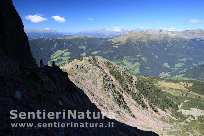 05-La cengia che precede il tratto attrezzato sulle pendici di Forcella Sarentina