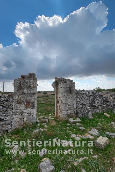 07-Il vecchio ingresso della masseria Persio