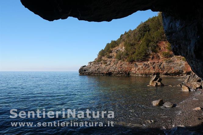 06-La spiaggia presso la Grotta delll'Acqua a Scario