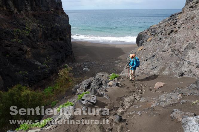 06-La strettoia del barranco poco sopra la spiaggia