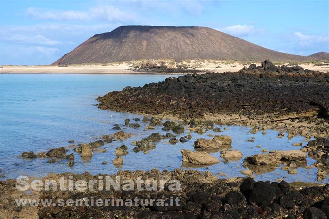 01-Playa de la Concha e Montaña de la Caldera