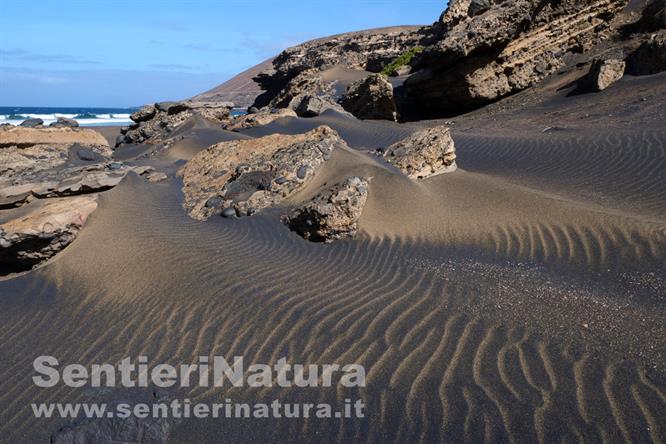 05-Geometrie sulla sabbia di Playa de la Solapa