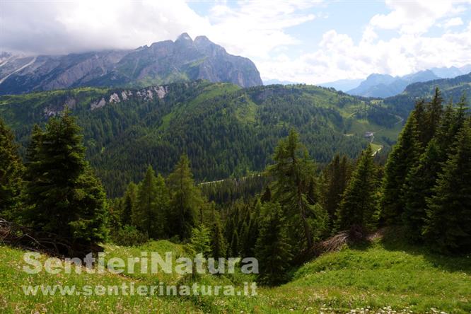 01-Lungo il primo tratto di salita al monte Crot