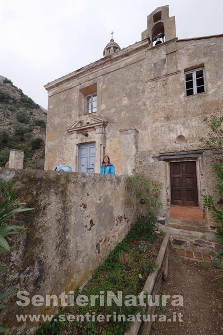 08-La facciata della chiesa di Madonna di Monserrato