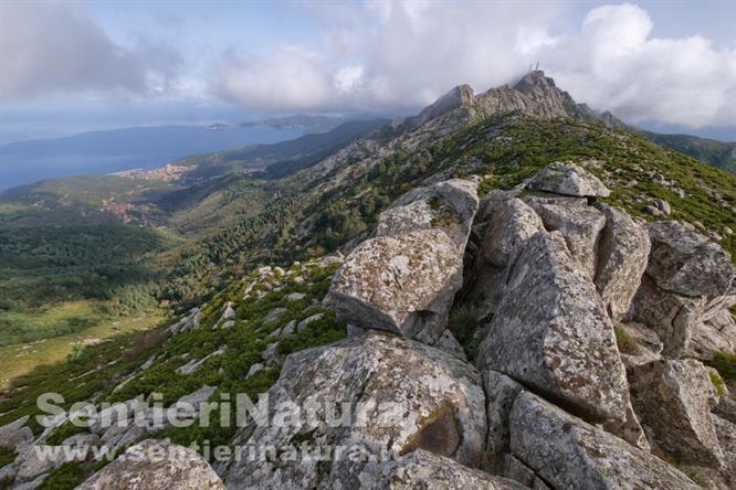 08-Il crinale tra il monte di Cote e il monte Capanne