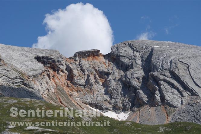 02-Le vistose erosioni della Croda del Becco 