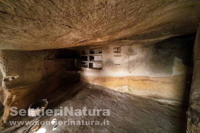 06-All'interno de Las Casas de Cuevas Blancas