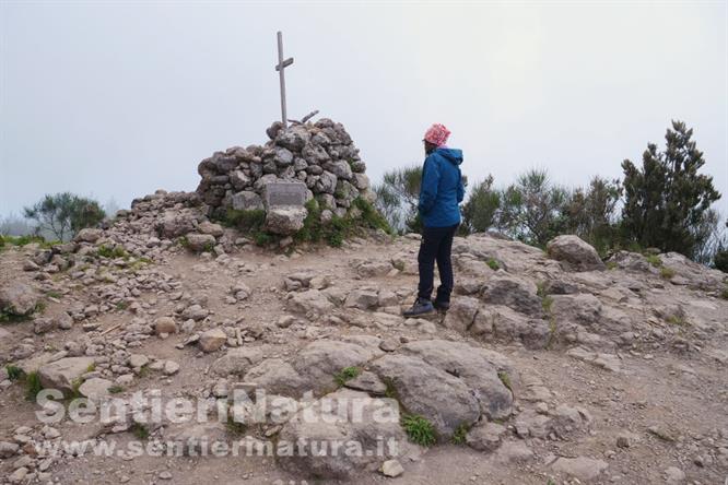 03-Il cippo di vetta di Fossa delle Felci