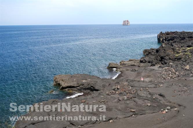 07-La costa settentrionale di Stromboli