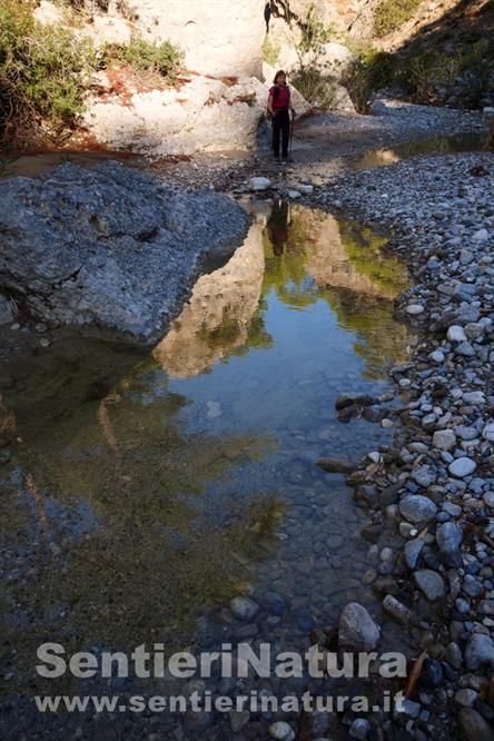 02-Pozze d'acqua lungo la gola di Skoutouljaris 