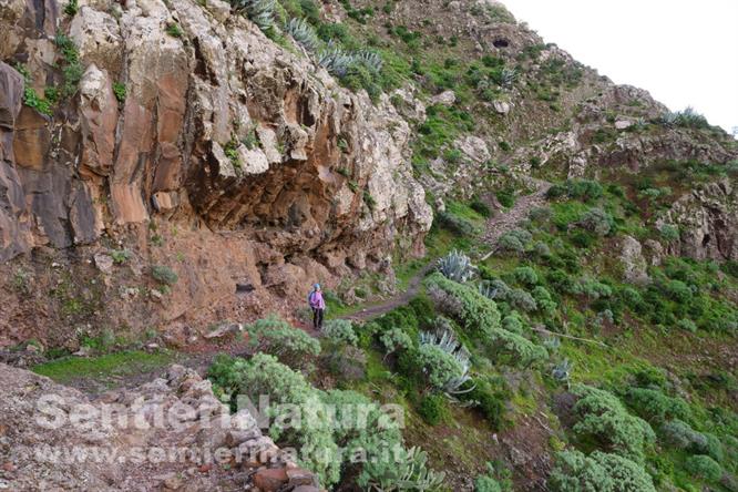 02-Pareti rocciose sotto il Roque de Berruga