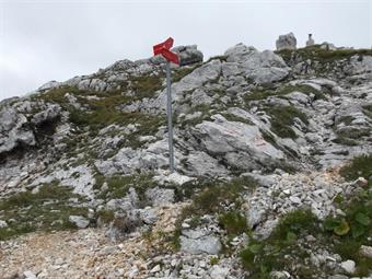 Con un'ultima ripida rampa raggiungiamo infine l'aerea Skrbina<br />