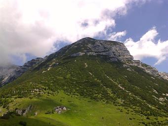 Grušnica (1570 m) e Tolminski Migovec (1882 m) da  Čadrg.