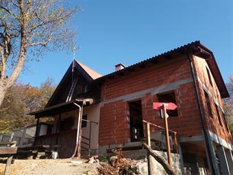Il rifugio sloveno presso la cima del Korada è in fase di ampliamento (ottobre 2019)