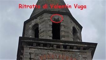 Il volto del muratore Valentin Vuga impresso nella parte anteriore dell'ottagono sovrastante la cella campanaria.