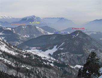 Panoramica sui Monti Sadi e Marsins dalle pendici del Monte Tribil.