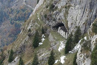 Bella visuale del Cavernone dall'alto, ridiscendendo al bivio principale di quota 1640