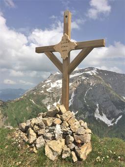 Monte Lagna (2134 metri) da Forni di Sopra.