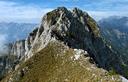 14-Sulla affilata cresta che unisce le cime del monte Tinisa