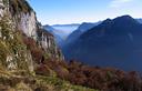 28-Le pendici verticali del monte Lodina dal Pian dei Giai