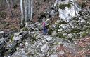 23-Attraversamento di un greto asciutto sulle pendici del monte Namlen