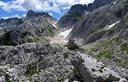 08-Il rifugio Gilberti e sella Prevala sullo sfondo