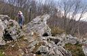 25-Tratto roccioso lungo il sentiero del monte Faeit