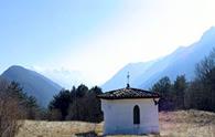 Borgo Cros - panorama completo dal ripiano erboso presso la cappelletta