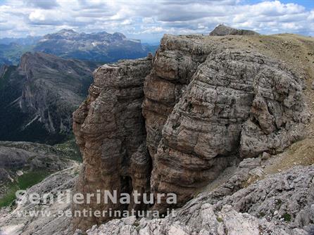 15-I bastioni del Piccolo Lagazuoi affacciati su Passo Falzarego